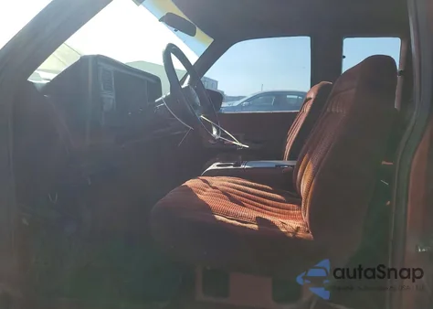 1991 Chevrolet Gmt-400 C1500 z USA, uszkodzony, nr VIN 2GCEC19K1M1131357